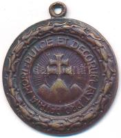 ~1930. "Középfokú Iskolák Sportköreinek Országos Szövetsége - Versenydíja / Dulce et decorum est pro patria mori (Édes és dicső dolog a hazáért meghalni)" Br díjérem (30mm) T:2