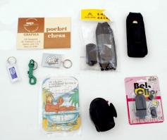 Vegyes bolha tétel: zsebsakk, üvegpalack, kulcstartók, telefontok, telefontartó, mini puzzle, porcel...