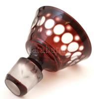 Többrétegű rubinvörös talpas üvegpohár(6 db), kistányér(5 db), nagy tál(1 db), üvegdugó(1 db), hámoz...