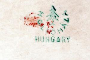 Hollóházi porcelán kiöntő, matricás, jelzett, hibátlan, m: 10,5 cm + Hollóházi porcelán bonbonier, m...