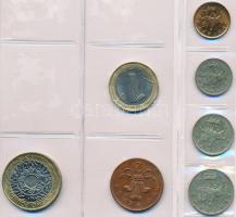 160db-os vegyes főleg külföldi fémpénz gyűjtemény érmetartó albumba rendezve, jobb darabokkal T:vegy...