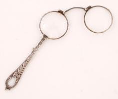 Ezüst(Ag) nyitógombos lornyon, díszített nyéllel, jelzett, br: 27,4 g