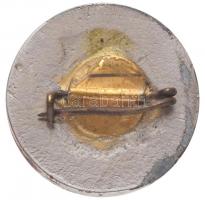 ~1944-1945. "Bátorság! Kitartás! Győzünk!" nyilaskeresztes jelvény (22mm) T:2-