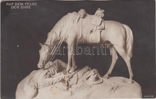 Auf dem helde der Ehre / On the field of honor, WWI military sculpture (fa)