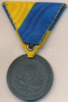 1941. "Délvidéki Emlékérem" cink emlékérem mellszalaggal. Szign.: BERÁN L. T:1-
Hungary 19...