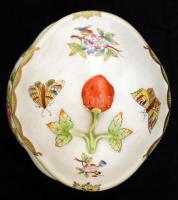 Herendi Viktória mintás bonbonier eperrel a tetején, kézzel festett, hibátlan, jelzett, 16x15 cm