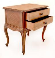 Antik éjjeliszekrény, foltos fedőlappal, 66x64x43cm