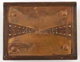 Réz doboz, alján javított, jelzett, 14×10 cm