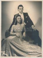 cca 1930 Foto Forrai (Budapest): Műtermi fotó Rosita és Ramon Scarelly táncosokról, vintage fotó, 24x18 cm