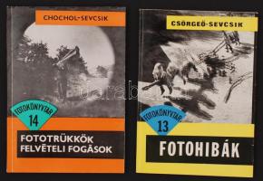 2 db fotóművészeti könyv: Csörgeő Tibor, Sevcsik Jenő: Fotohibák. Bp., 1967, Műszaki Könyvkiadó (Fotokönyvtár 13.). Papírkötésben, papír védőborítóval, jó állapotban.; Chochol Károly, Sevcsik Jenő: Fototrükkök, felvételi fogások. Bp., 1971, Műszaki Könyvkiadó (Fotokönyvtár 14.). Papírkötésben, papír védőborítóval, jó állapotban.