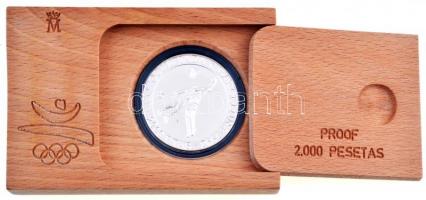 Spanyolország 1990. 2000P Ag "1992 Olimpia - Kosárlabda" eredeti fa díszdobozban, papírtok...