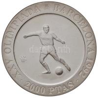 Spanyolország 1990. 2000P Ag "1992 Olimpia - Futball játékos" eredeti fa díszdobozban, pap...