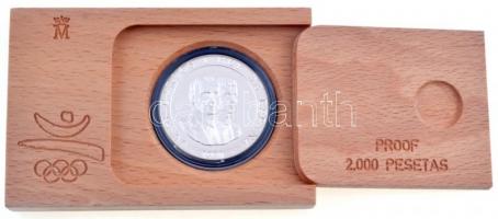 Spanyolország 1990. 2000P Ag "1992 Olimpia - Pelota játékos" eredeti fa díszdobozban, papí...