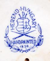 Csuszkaféle, Herendi figurális porcelán, kézzel festett, jelzett, hibátlan, m: 12 cm