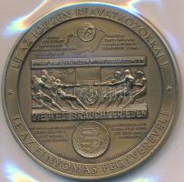 1986. "Le az idegen beavatkozókkal! - Le az elnyomás fegyvereivel! - Numismatica Hungarica / A világot ámulatba ejtette a magyar nép szabadságszeretete 1956.10.23." Br emlékérem laminálva (50mm) T:1