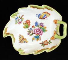 Herendi Viktória mintás porcelán leveles tálka, kézzel festett, jelzett, apró kopásnyomokkal, 14,5×11,5 cm