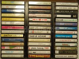 40db műsoros + 1 üres + 1 tisztító magnókazetta. Például Zoltán Erika, Pierrot, Depeche Mode, Jean-MIchel Jarre, kabaré, stb hordozható kazettatartóban