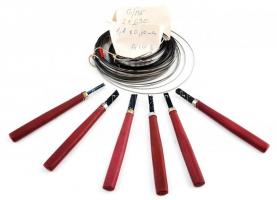 Zongorahúrok és karban tartáshoz szükséges szerszámok