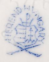 Herendi Viktória mintás levél alakú porcelán tálka, kézzel festett, hibátlan, jelzett, 15x9 cm