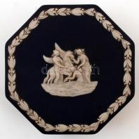 Wedgwood kék-fehér nyolcszög alakú biszkvit porcelán dobozka, hibátlan, jelzett, 11x11x5 cm
