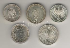 Németország 1974D 5DM Ag + 1975. 5DM Ag emlékpénz + 1977. 5DM Ag emlékpénz + 1989. 10DM Ag (2x klf) ...