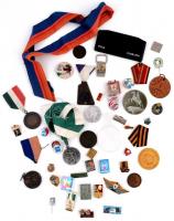 Szovjetunió 112db vegyes jelvény és kitűző több témában (főleg Lenin), benne néhány díjérem, 1db nag...