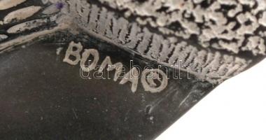 Kanadai Boma zsírkő eszkimó szobrocska, jelzett, m: 9,5 cm