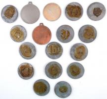 Kis doboznyi vegyes érem és sportérem, közte DN "Halve Marathon & Jogging" fém sportér...