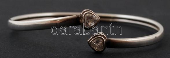 Ezüst karperecek, női, 4db, 1 szintetikus kővel díszített és jelzett Ag., br.:27gr