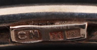 Ezüst karperecek, női, 4db, 1 szintetikus kővel díszített és jelzett Ag., br.:27gr