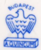 Aquincumi kislány esernyővel, kézzel festett, hibátlan, jelzett, m:14cm, h:7cm