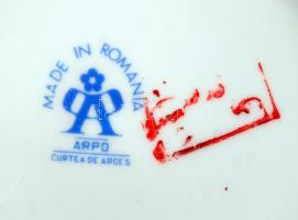 4 db virágmintás porcelán csésze, 4 db csészealjjal, matricás, hibátlan, jelzett