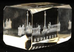 Budapest, Hősök tere, 3d Lézer gravírozott, üveg, asztali nehezék, apró lepattanással, 5x8x5cm