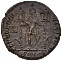 Római Birodalom / Siscia / II. Constantius 350-351. Follis Cu (4,57g) T:2,2-
Roman Empire / Siscia /...