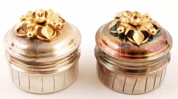 Házassági ajándék: Ezüst fűszertartó pár, aranyozott ezüst dísszel, díszdobozban, alján gravírozássa...