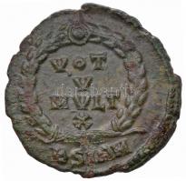 Római Birodalom / Sirmium / Jovianus 363-364. AE3 Cu (2,62g) T:2- ph.
Roman Empire / Sirmium / Jovia...