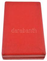 1957. "Szocialista Munkáért Érdemérem" aranyozott, zománcozott Br kitüntetés mellszalagon,...