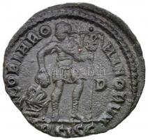 Római Birodalom / Siscia / Gratianus 367-375. AE3 Br (2,05g) T:2
Roman Empire / Siscia / Gratian 367...