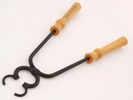 Nagyméretű portugál fém borkiöntő fogó, "Real Companhia Velha" felirattal, saját dobozában...