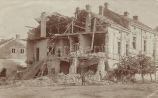 22 db RÉGI katonai és uralkodó témájú motívum lap, benne néhány fotó, vegyes minőségű / 22 old motiv...