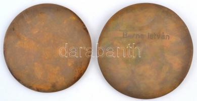 Loósz József (1908-) DN "Lenin" fém plakett fatalpon + Bajnok Béla (1937-) 1985. "Fel...