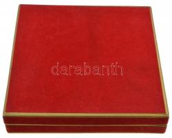 1973. "Közlekedési és Szállítási Dolgozók Szakszervezete fennállásának 75. évfordulójára" ...