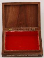 Intarziás fa doboz, plüss betéttel, 12×17 cm