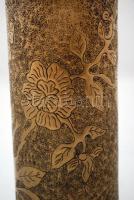 Ágyúhüvelyből készült díszített virágmintás váza, "Emlék 1941" felirattal, m: 22,5 cm