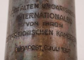 Emlék kupa, fém, "Den alten ungarischen Internationalen von Ihren österreichischen Kamerad 1947...