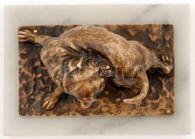 Bezerédy Gyula (1858-1925): Váratlan látogató. Bronz (későbbi utánöntés), jelzett, alabástrom talapz...