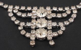 Kristályszerű strasszokkal díszített nyaklánc hozzá illő fülbevalóval