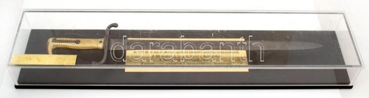 1871 Solingen M. Mauser porosz gyalogsági szurony, díszdobozban, leírással, szép állapotban /

1871 ...