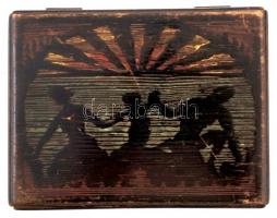 Régi szivaros fadoboz, fedelén kopásnyomokkal, 18×14×6,5 cm