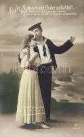 Auf Matrosen, die Anker gelichtet!, Sailor with lady, romantic couple